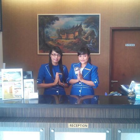 Ion Hotel Padang  Buitenkant foto
