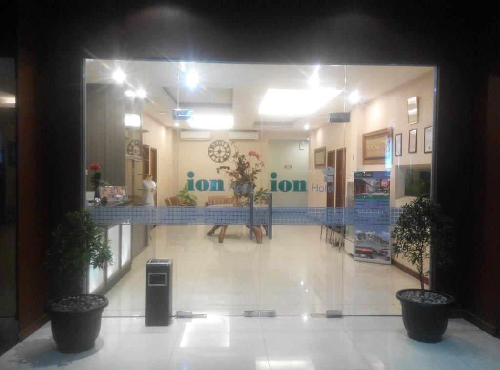 Ion Hotel Padang  Buitenkant foto