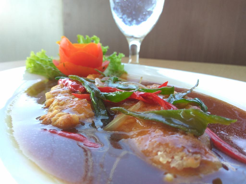 Ion Hotel Padang  Buitenkant foto